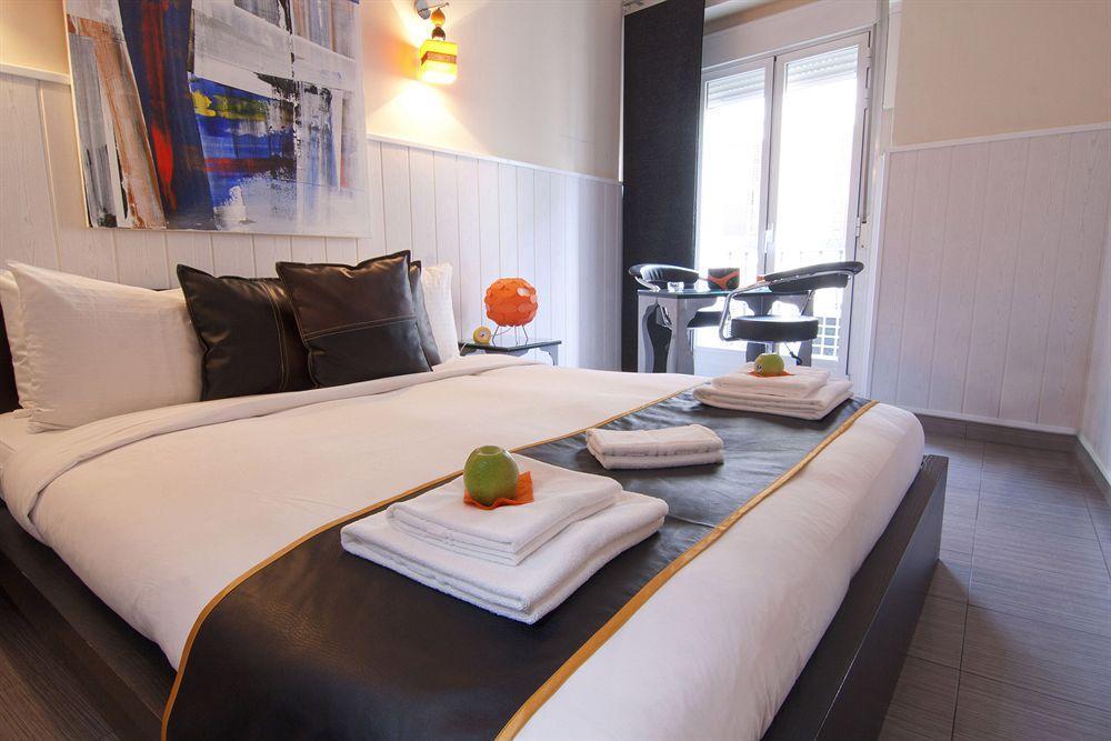 Hostal Oxum Madrid Exteriör bild