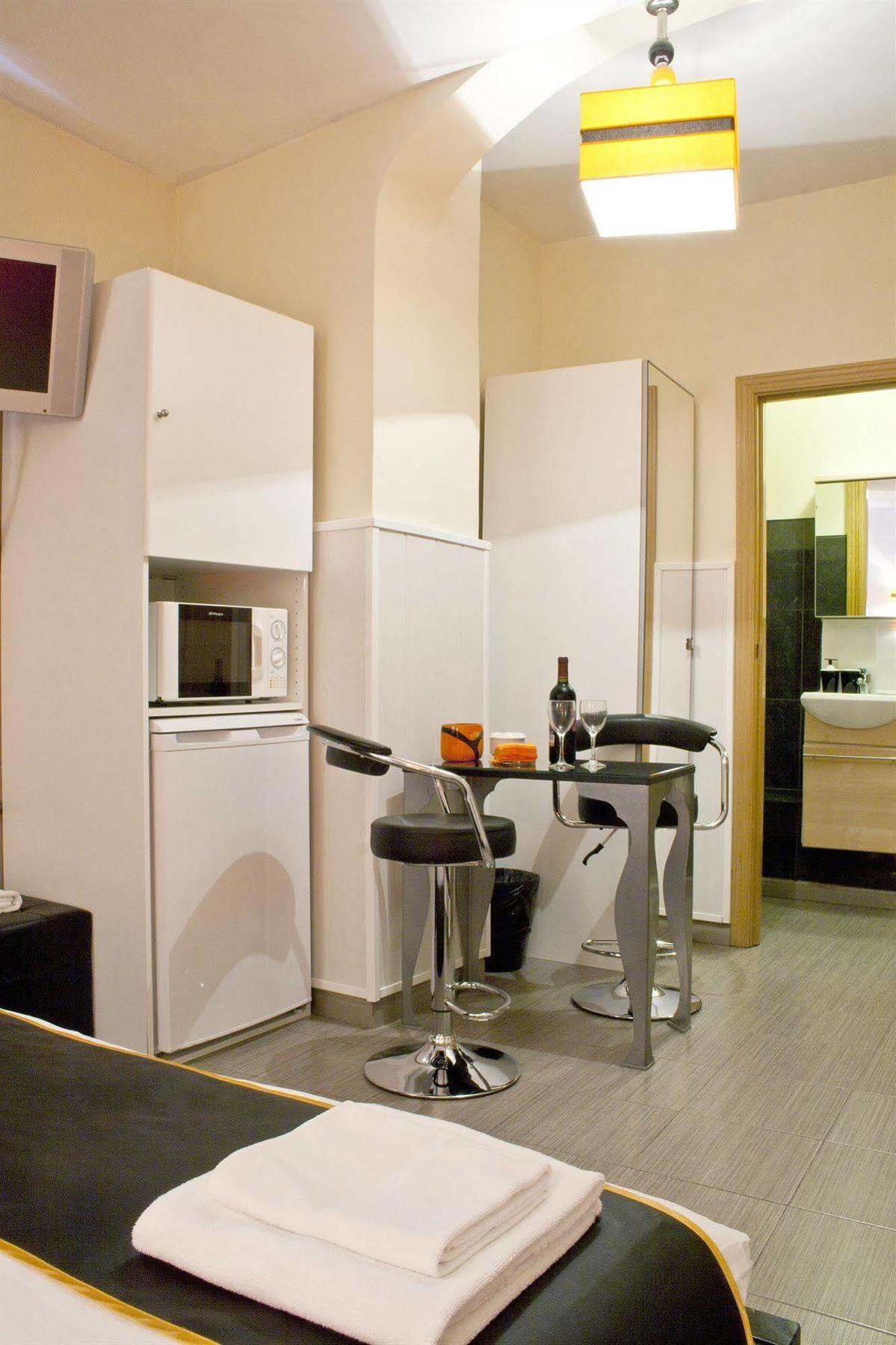 Hostal Oxum Madrid Rum bild