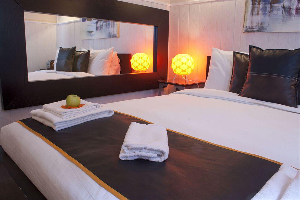 Hostal Oxum Madrid Exteriör bild